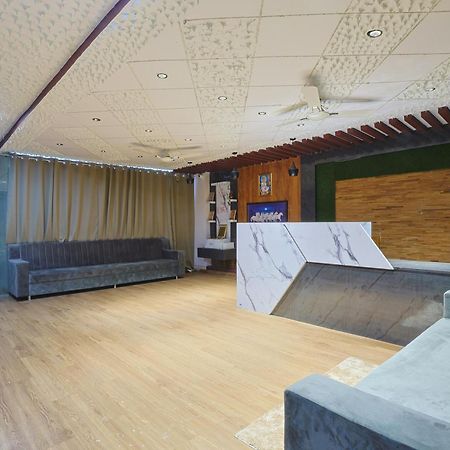 Hotel Monville Group Vadodara Eksteriør bilde