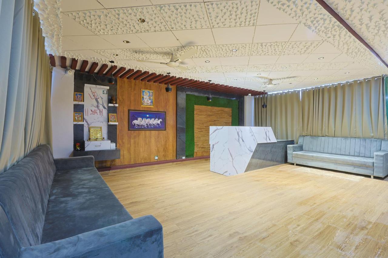 Hotel Monville Group Vadodara Eksteriør bilde