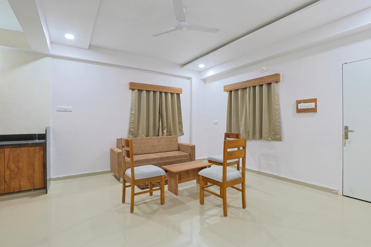 Hotel Monville Group Vadodara Eksteriør bilde