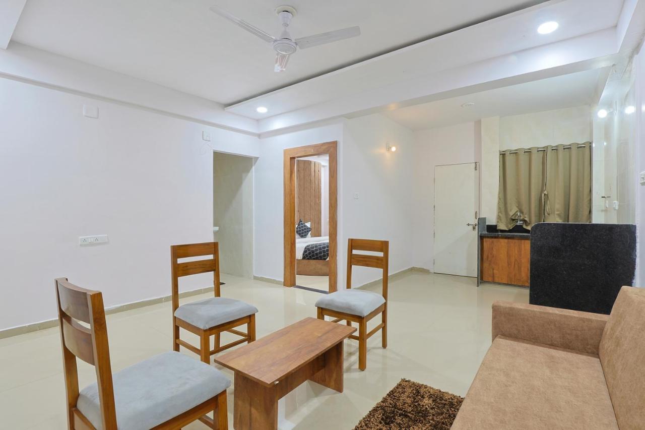 Hotel Monville Group Vadodara Eksteriør bilde