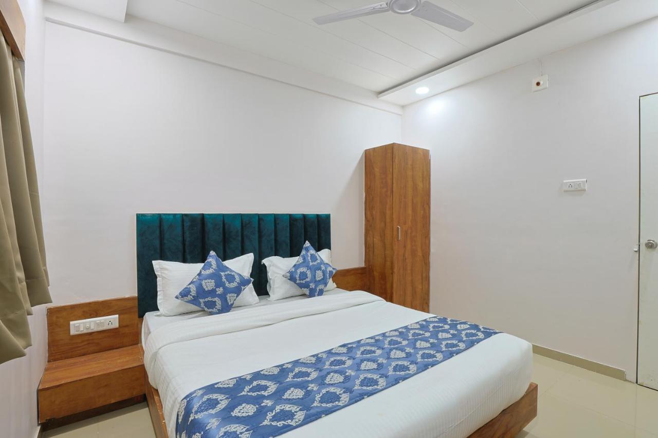Hotel Monville Group Vadodara Eksteriør bilde