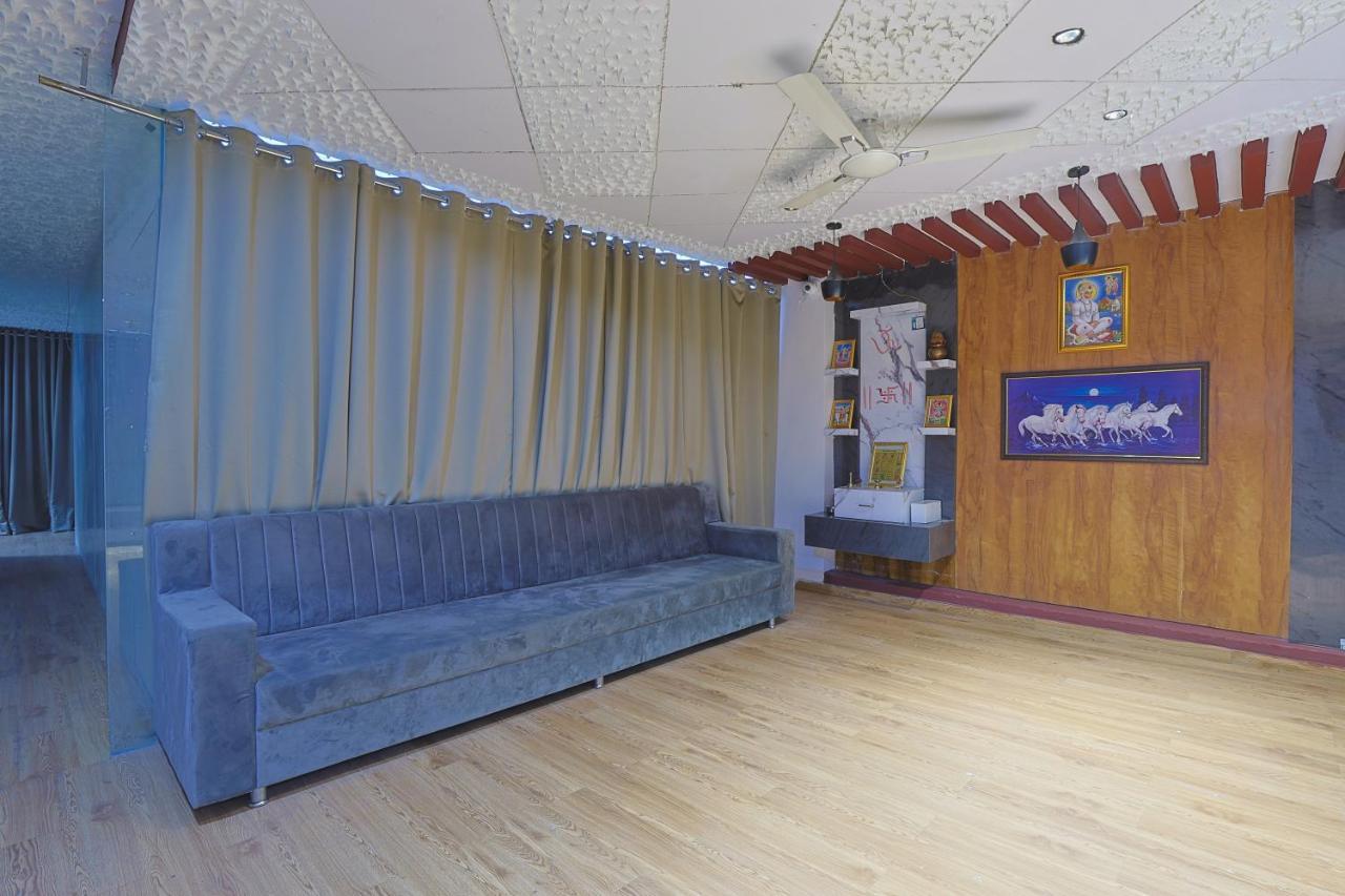 Hotel Monville Group Vadodara Eksteriør bilde