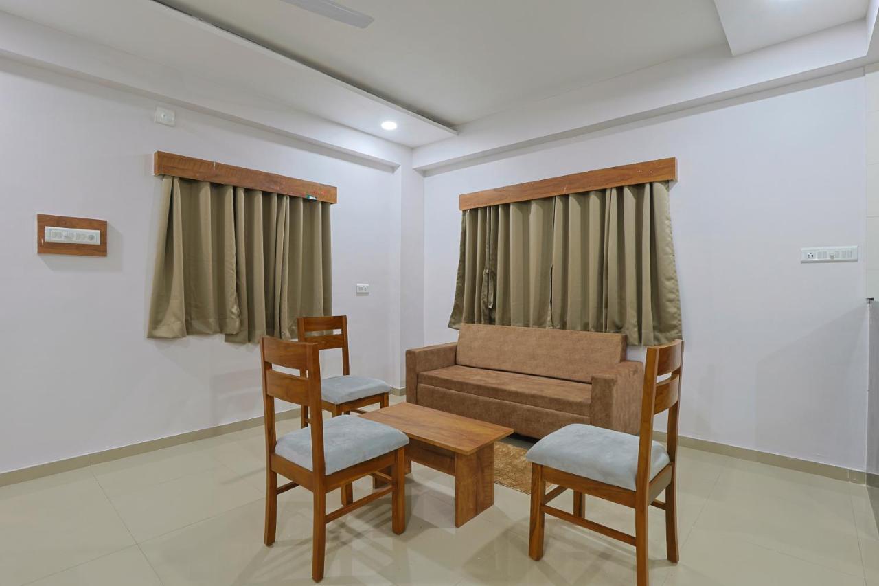 Hotel Monville Group Vadodara Eksteriør bilde