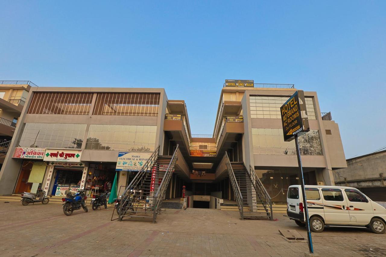 Hotel Monville Group Vadodara Eksteriør bilde